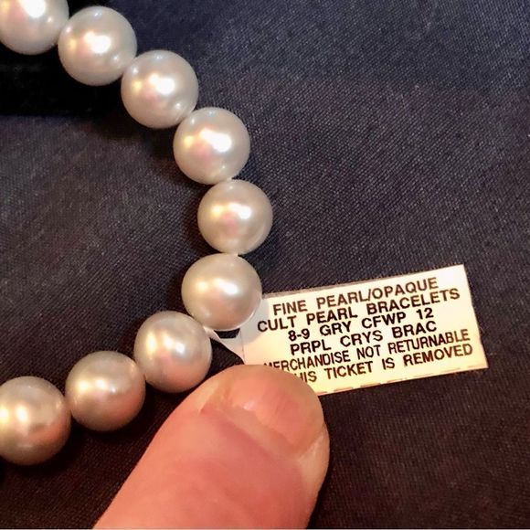 NWT cultured Pearl 8 mm, elastic, light gray w/ purple/pink crystals - Picture 4 of 5